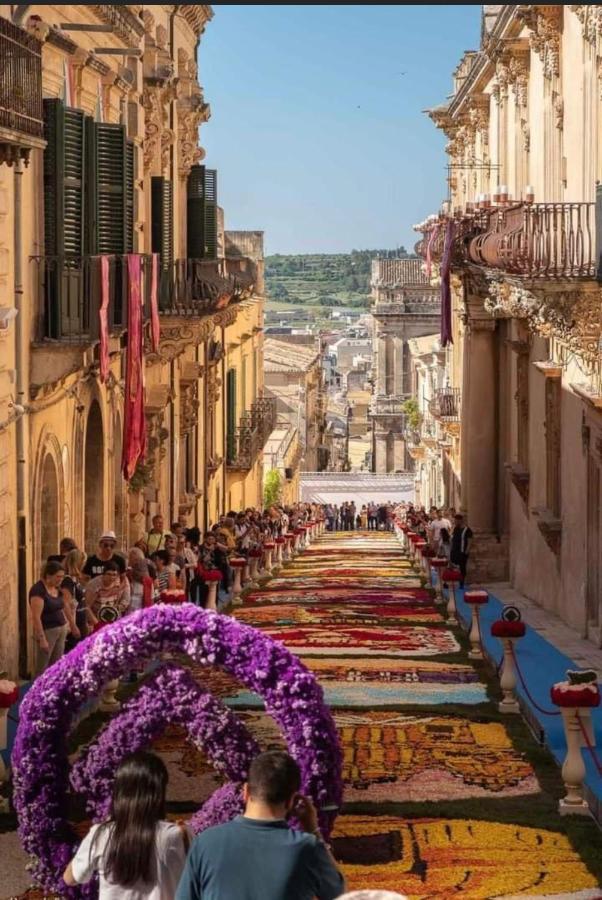 Tannur Del Carmine Villa Noto Dış mekan fotoğraf